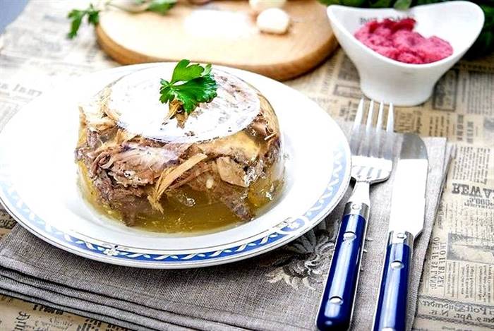 Холодець зі свинячої рульки та курки щоб кипіння як